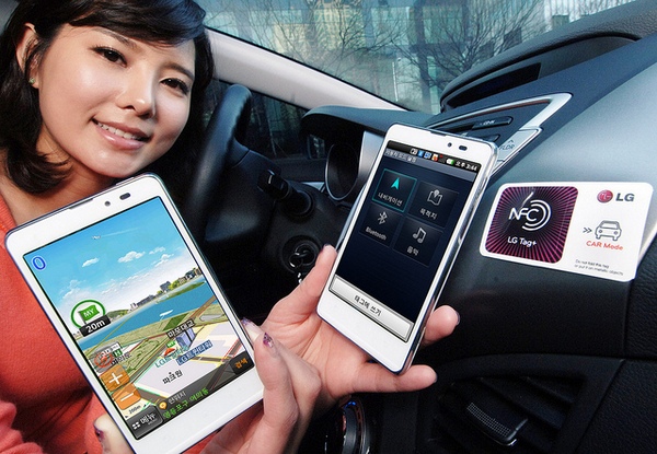 Смартфон LG Optimus LTE Tag с поддержкой NFC-меток