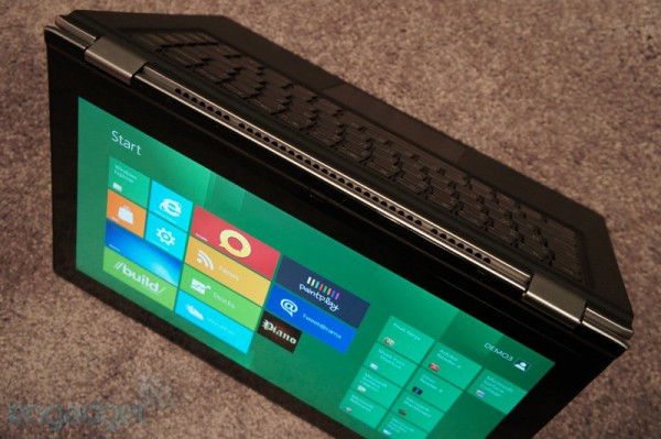Занятия йогой с гибридом ноутбука и планшета Lenovo IdeaPad Yoga на Windows 8-8