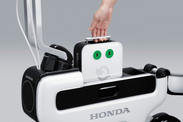 Руководим смартфоном: концепт электромобиля Honda Micro Commuter-14