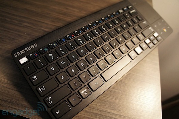 Samsung показал необычные пульт и беспроводную клавиатуру для умных ТВ-5