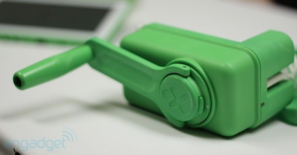Планшет OLPC XO 3.0 с ручной зарядкой и солнечной панелью для учебных заведений-3