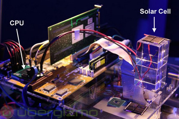 Глава Intel: в 2013 году ультрабуки смогут работать сутками и заряжаться от солнца-4