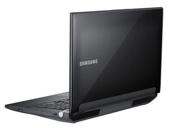Samsung Series 7 700G7A: 17 дюймов угрозы геймерским ноутбукам (обновлено)-2
