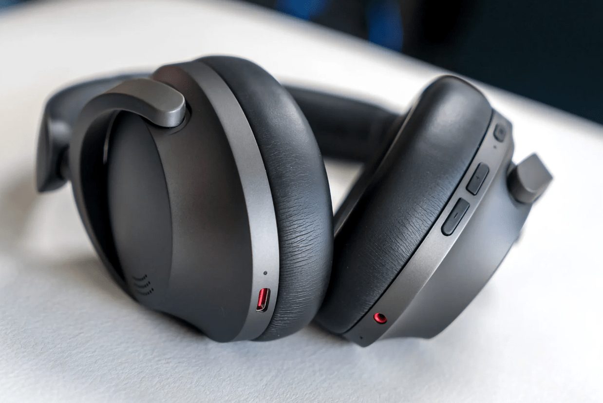 1More SonoFlow quiet office headphones