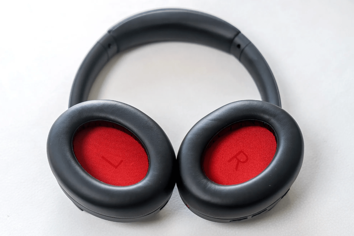 1More SonoFlow headphones for work calls