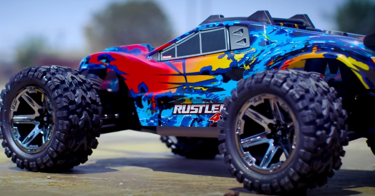 1:10 Traxxas Rustler fast rc car