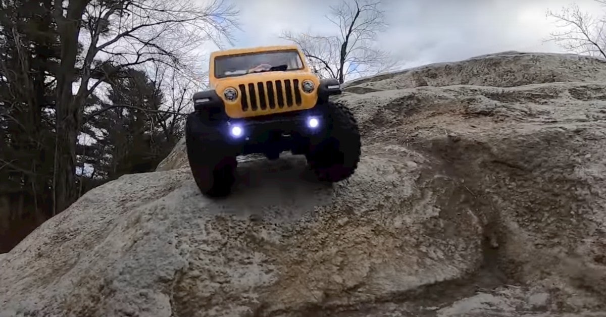 1:24 AXIAL SCX24 best budget rc crawler