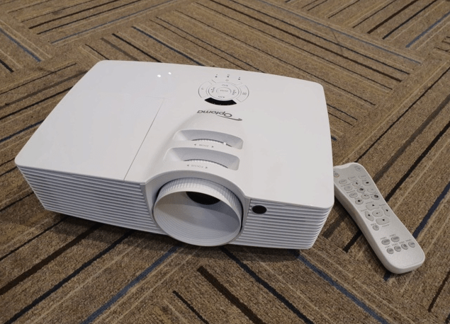 Optoma HD28dse or Optoma HD146X