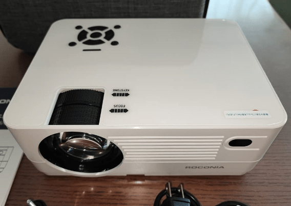 The Roconia Q5 LED Projector
