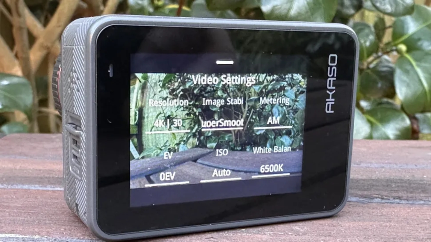 AKASO Brave 8 budget action camera vlogger