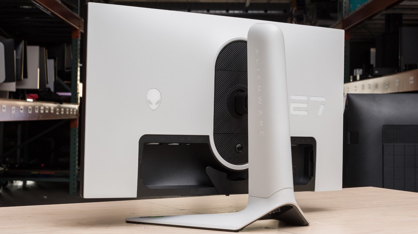 Alienware AW2723DF gaming monitor pro