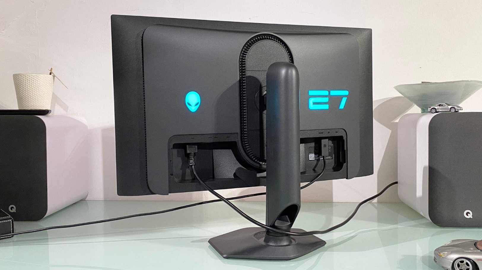 Alienware AW2725DF 4K QD-OLED monitor