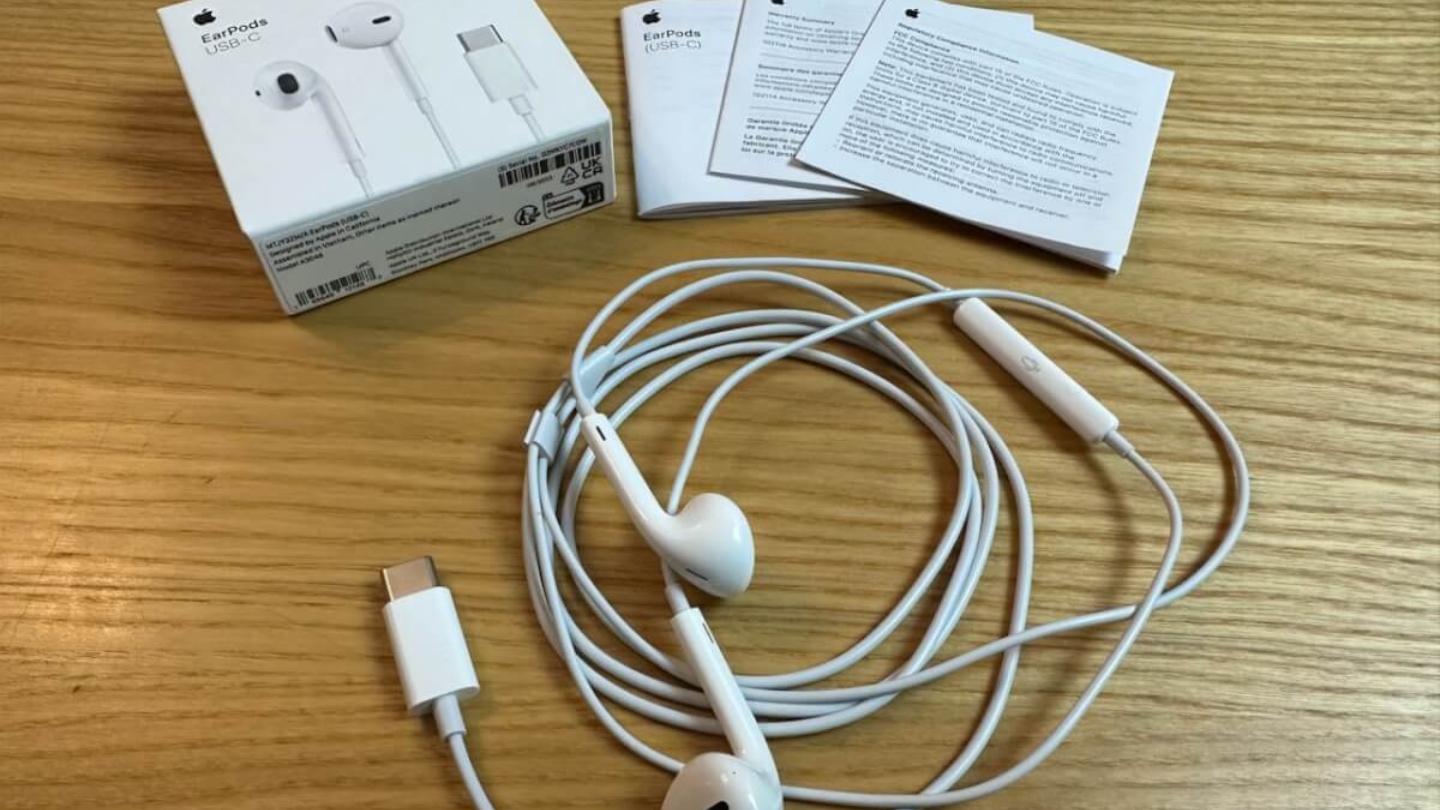 Apple EarPods USB-C wired earbuds Android