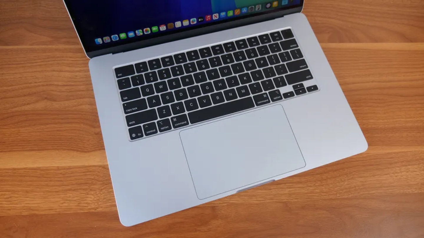 Apple MacBook Air 15-inch M4 laptop for video editing under $1500