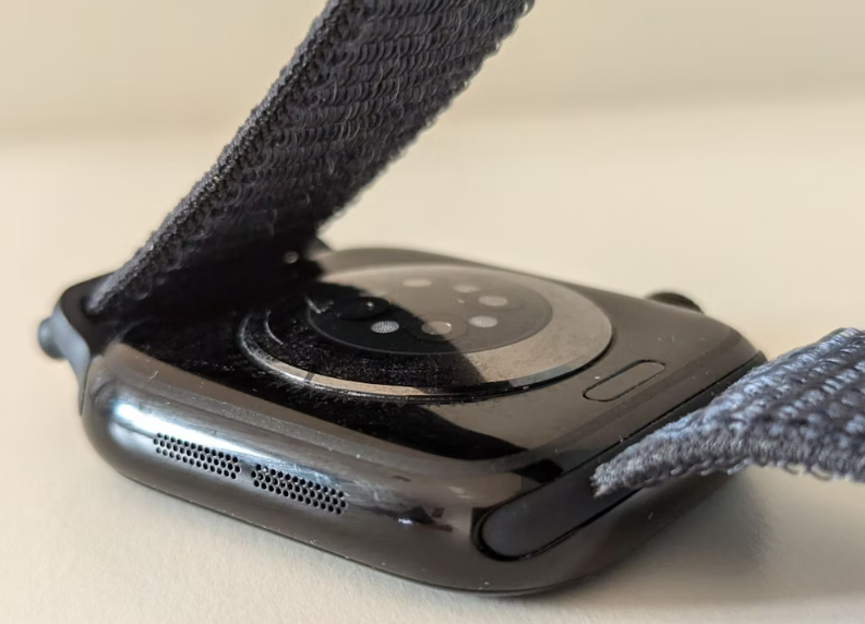 Apple Watch Series 10 vs Watch SE (2nd Gen)