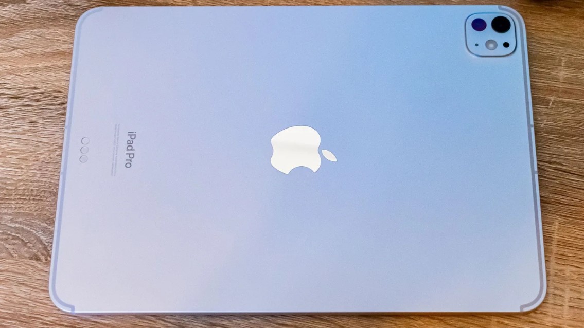 iPad Pro M4 vs Astra