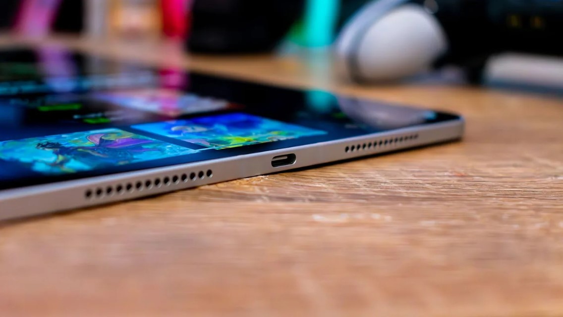 Apple iPad Pro M4 or REDMAGIC Astra