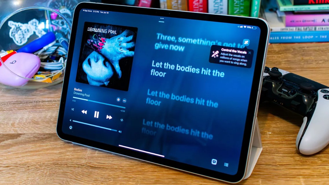 Astra vs iPad Pro M4 comparison