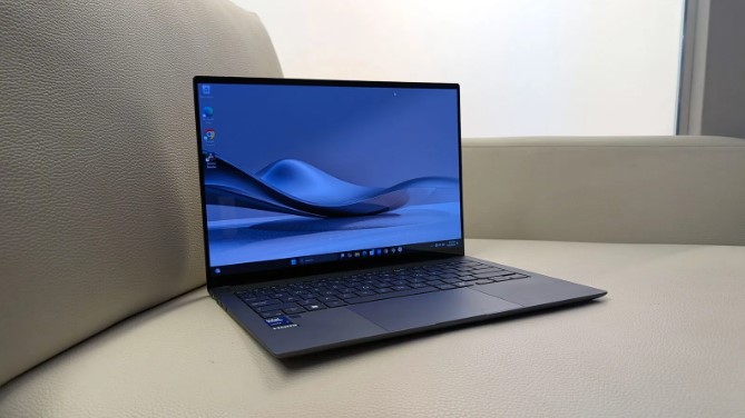 Asus Zenbook S14 vs Apple Macbook Air M4