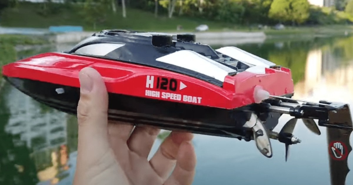 DEERC H120 remote control boats for lakes