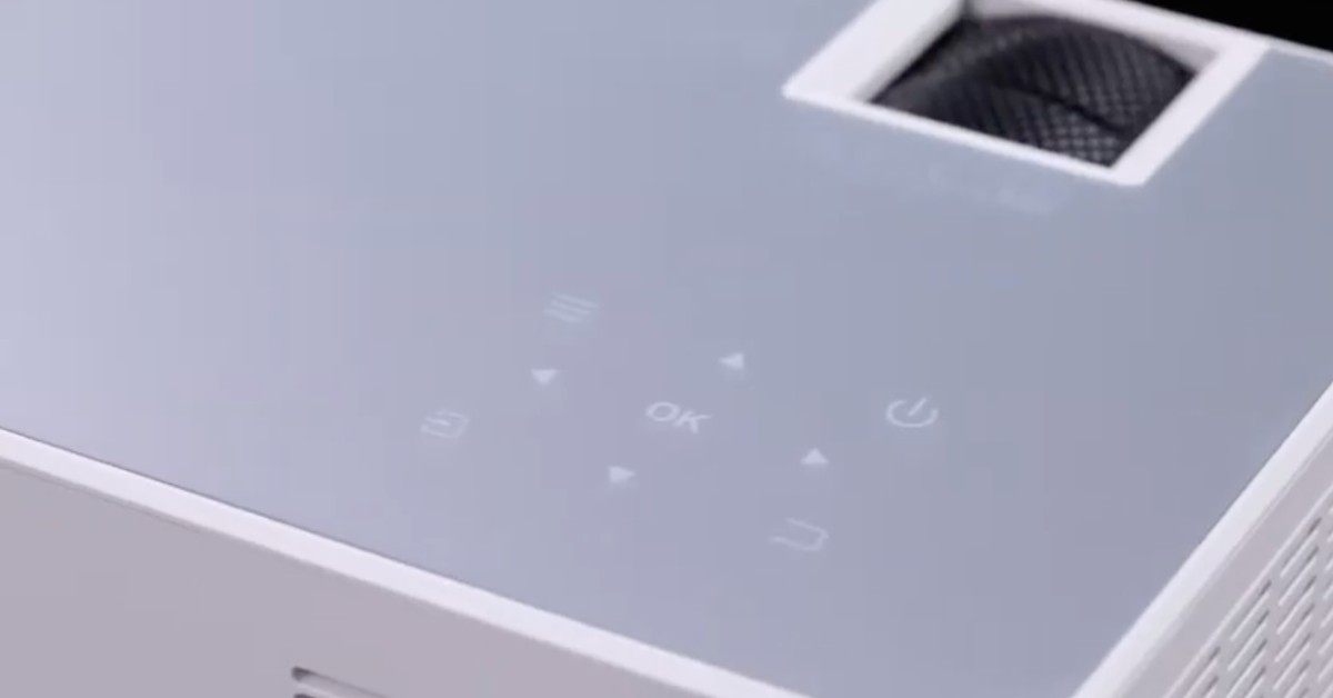 FANGOR F-506 mini projector that connects to iphone