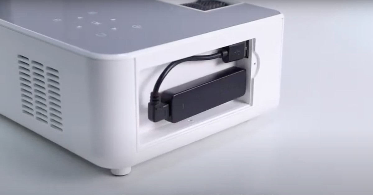 FANGOR F-506 mini projector compatible with iphone