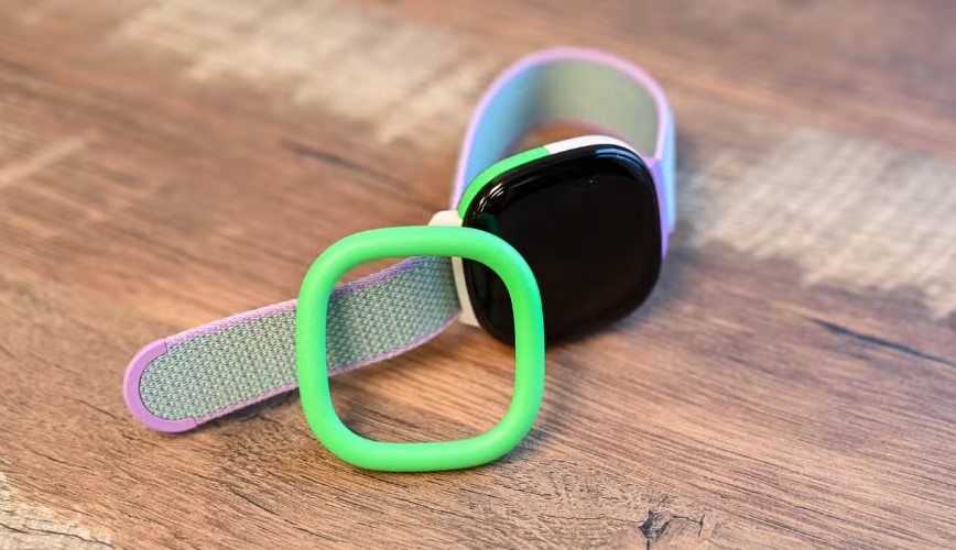  Fitbit Ace LTE waterproof kids smartwatch