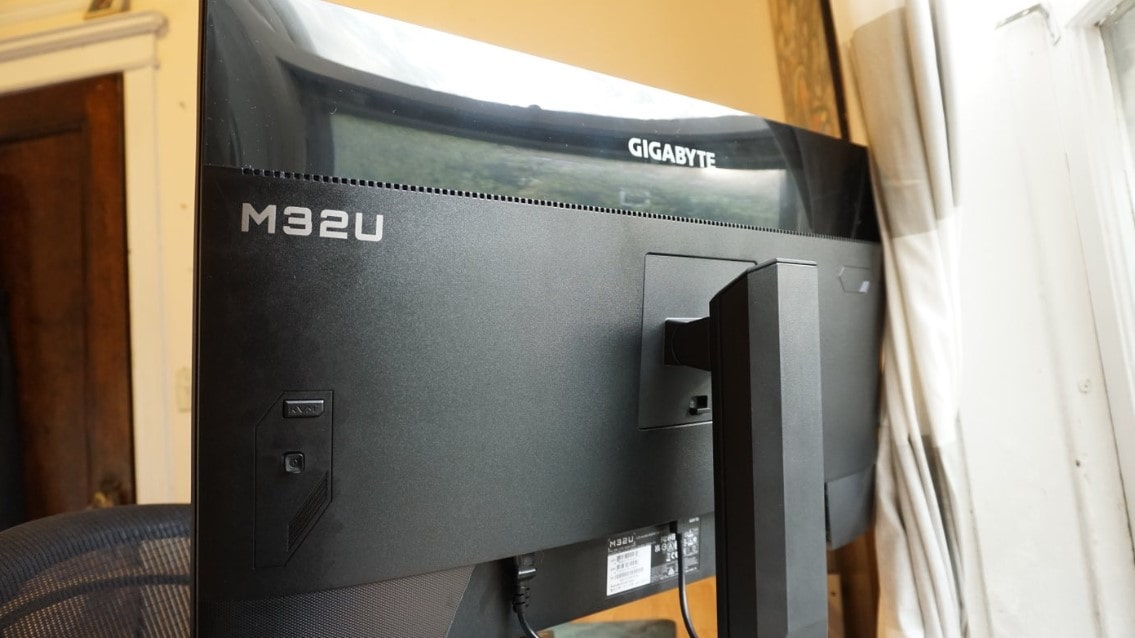 GIGABYTE M32U competitive gaming display