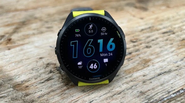 Garmin Forerunner 965 vs Garmin Fenix 8