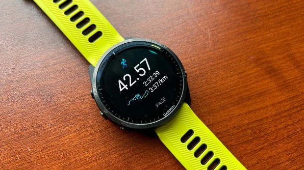 Forerunner 965 versus Fenix 8