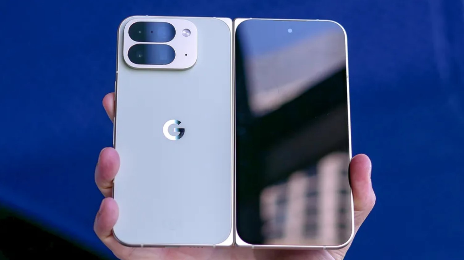 Google Pixel 10 Pro Téléphone pliable de type livre