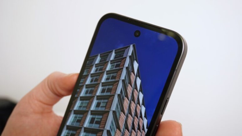 Google Pixel 9a vs Google Pixel 9