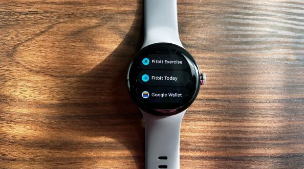 Google Pixel Watch 4 contre Samsung Galaxy Watch 8