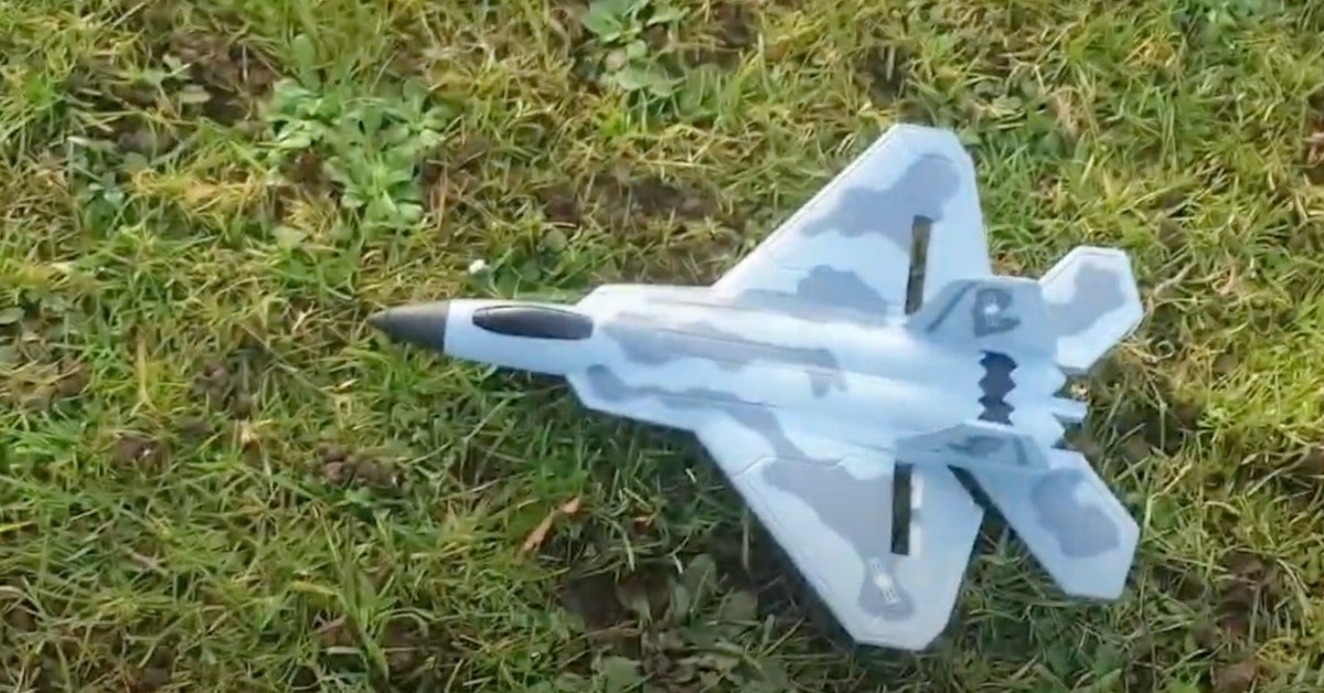 HAWK'S WORK F22 rc plane