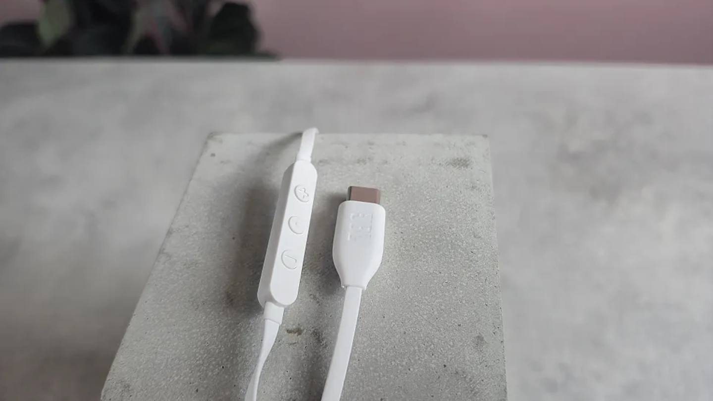 JBL Tune 310C USB-C wired earbuds Android