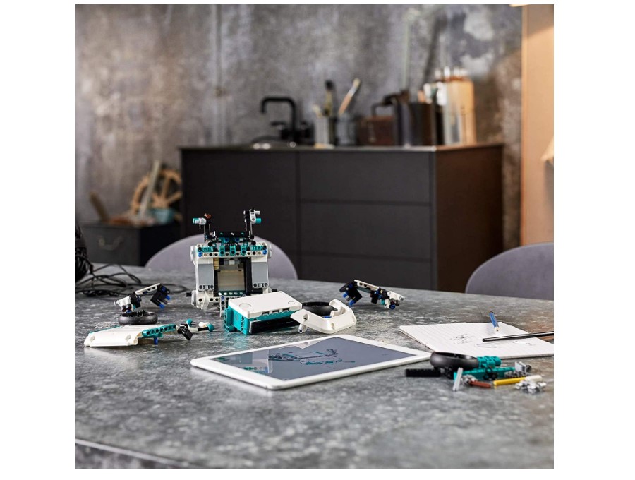 LEGO MINDSTORMS educational robot kit