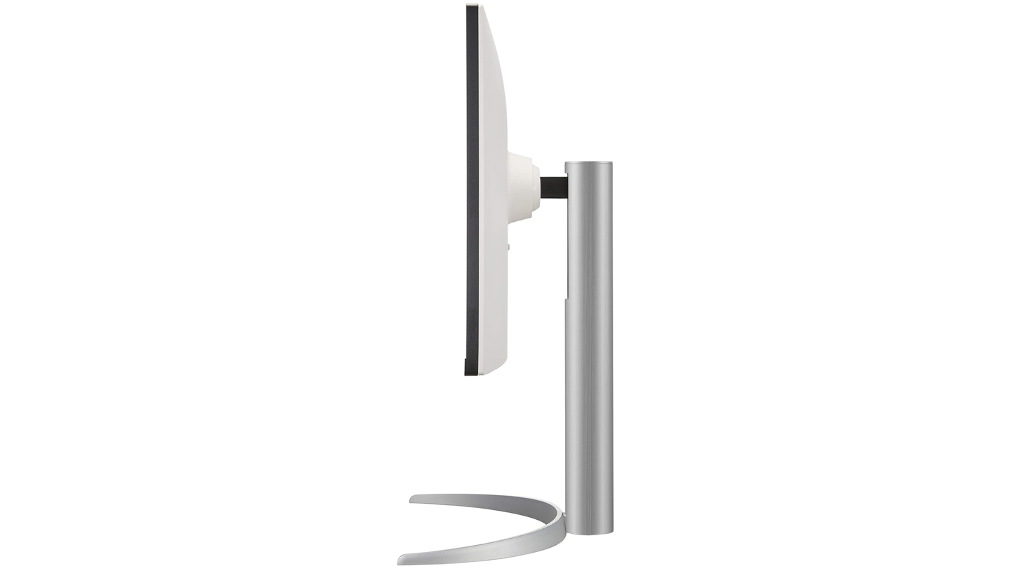 LG 27UP850-W monitor for MacBook Pro