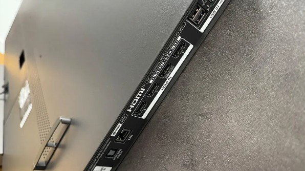 LG OLED evo C4 TV dark viewing