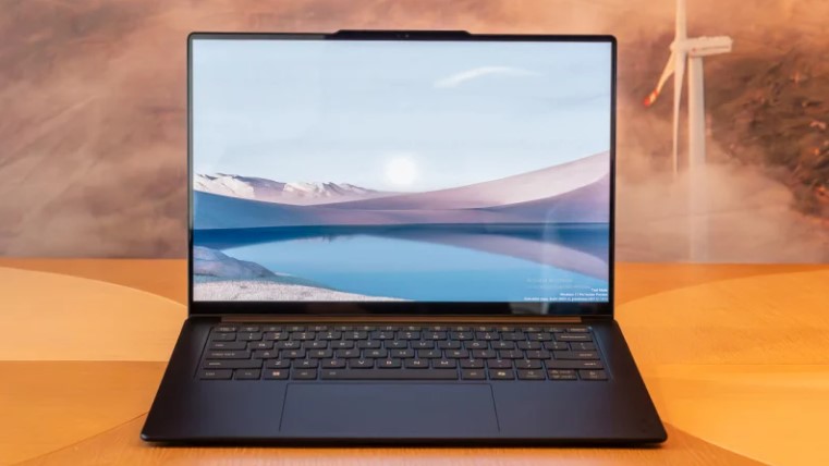 Lenovo Yoga Slim 7x Copilot+ AI laptop