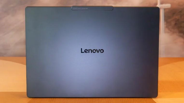 Lenovo Yoga Slim 7x AI laptop