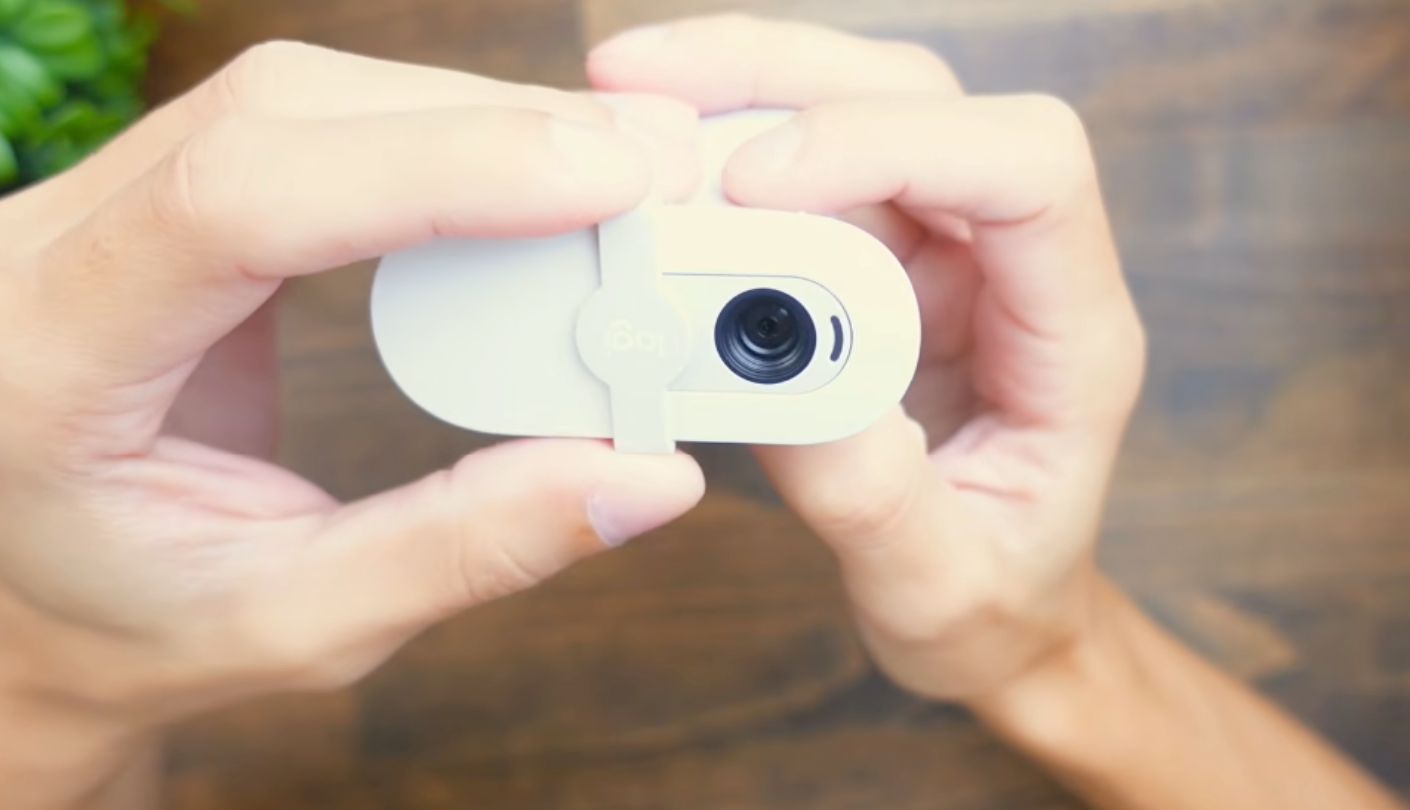 Logitech Brio 100 cheap streaming webcam