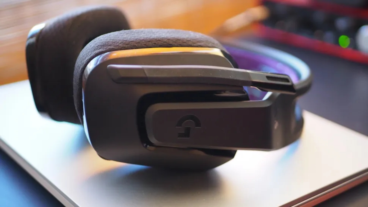 Logitech G535 Lightspeed gaming headset under 150 dollars