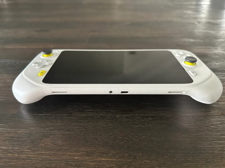 Logitech G Cloud mobile gaming PC