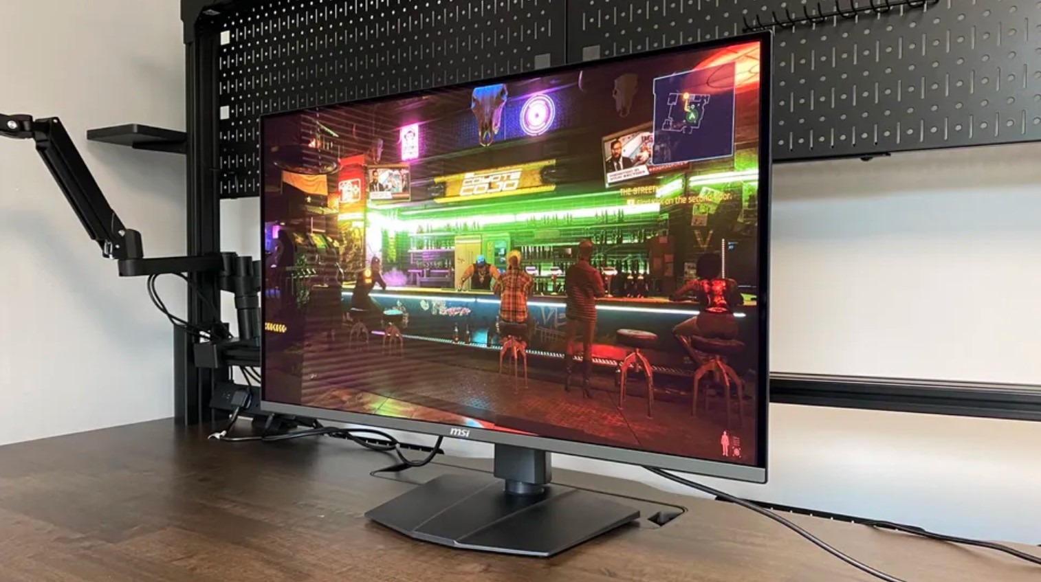 MSI MPG 321URX QD-OLED monitor