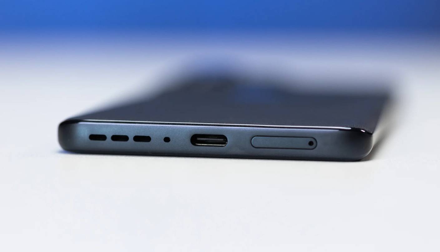 Motorola Edge 2024 phone camera under 600 dollars