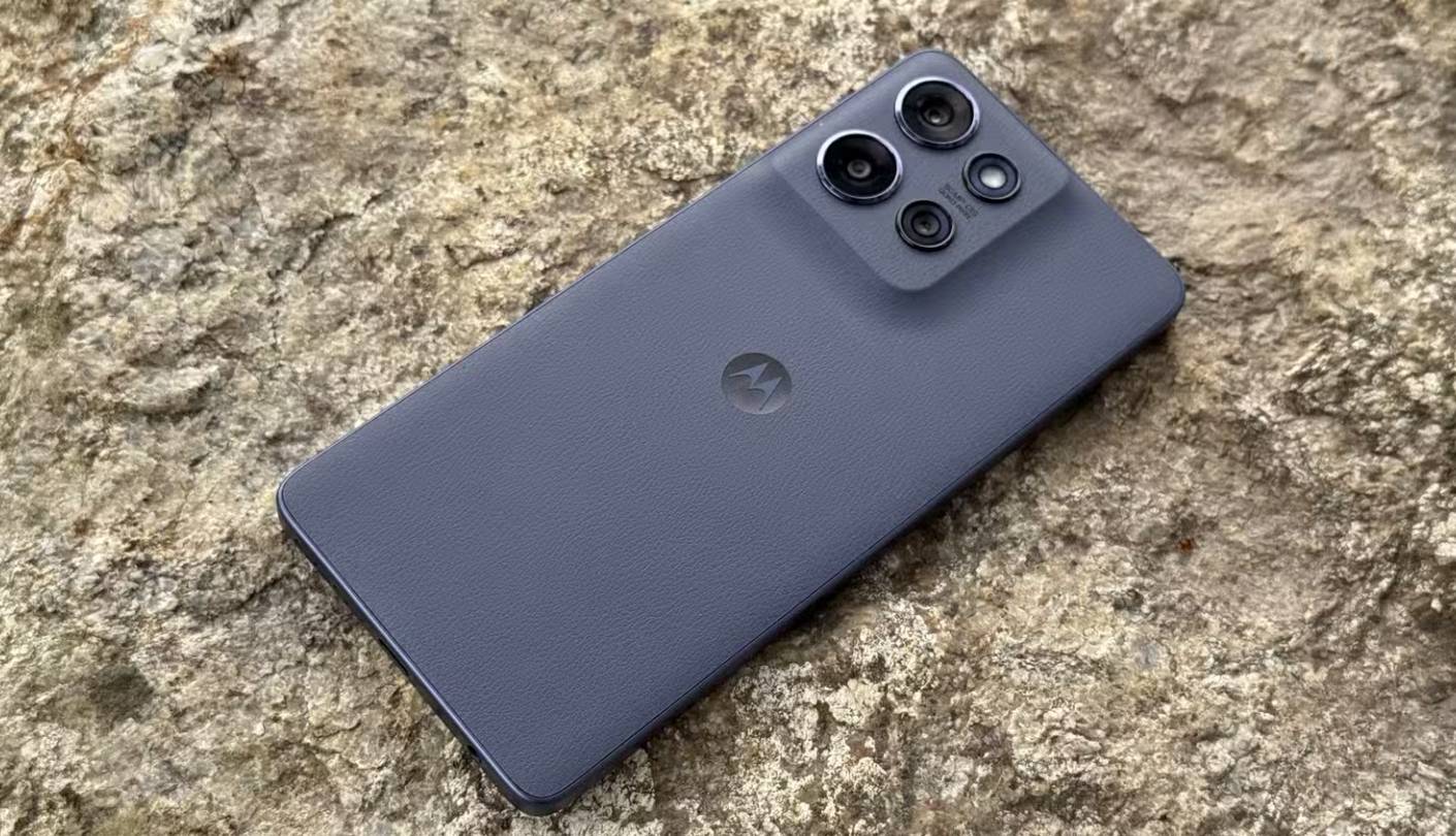 Motorola Moto G Power 2025 affordable unlocked phone under $300