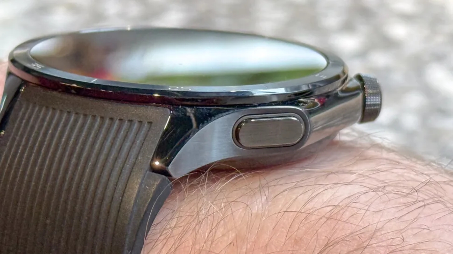 OnePlus Watch 3 Android compatible smartwatch