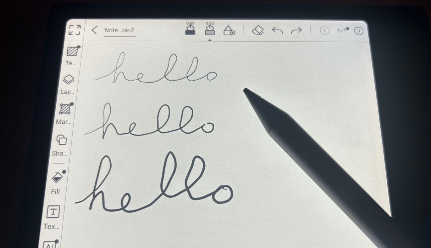 Onyx Boox Go 7 e-reader amber light