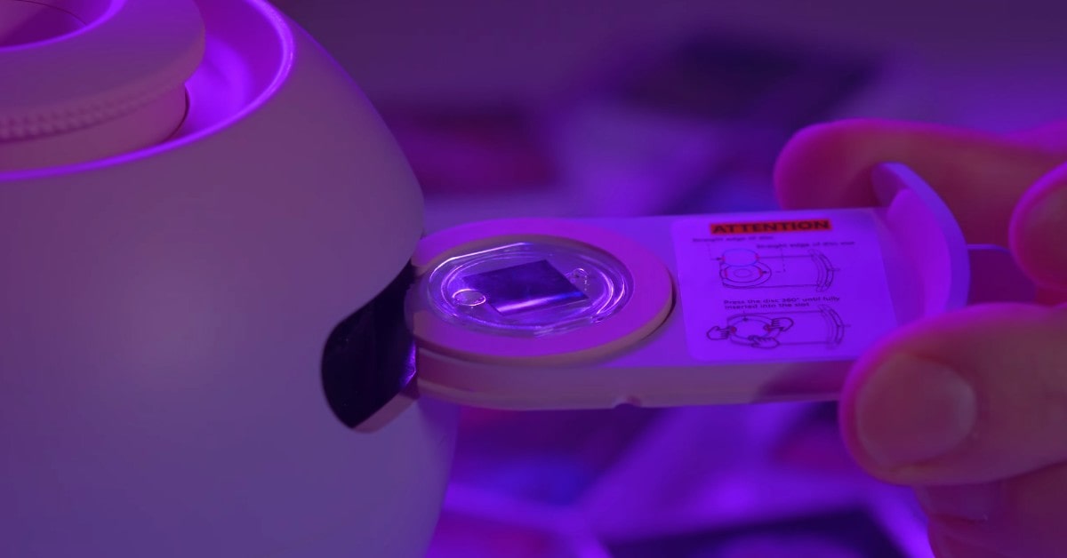 POCOCO portable planetarium projector