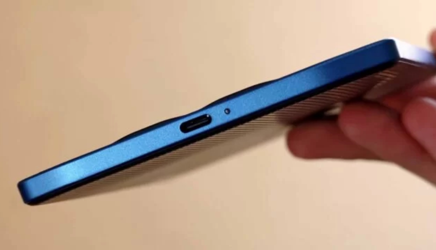 PocketBook Verse Pro e-reader for night reading